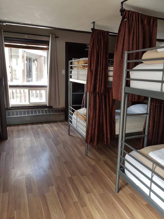 Banff International Hostel Extérieur photo