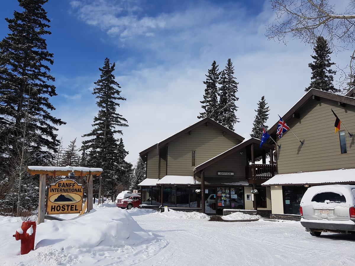 Banff International Hostel Extérieur photo