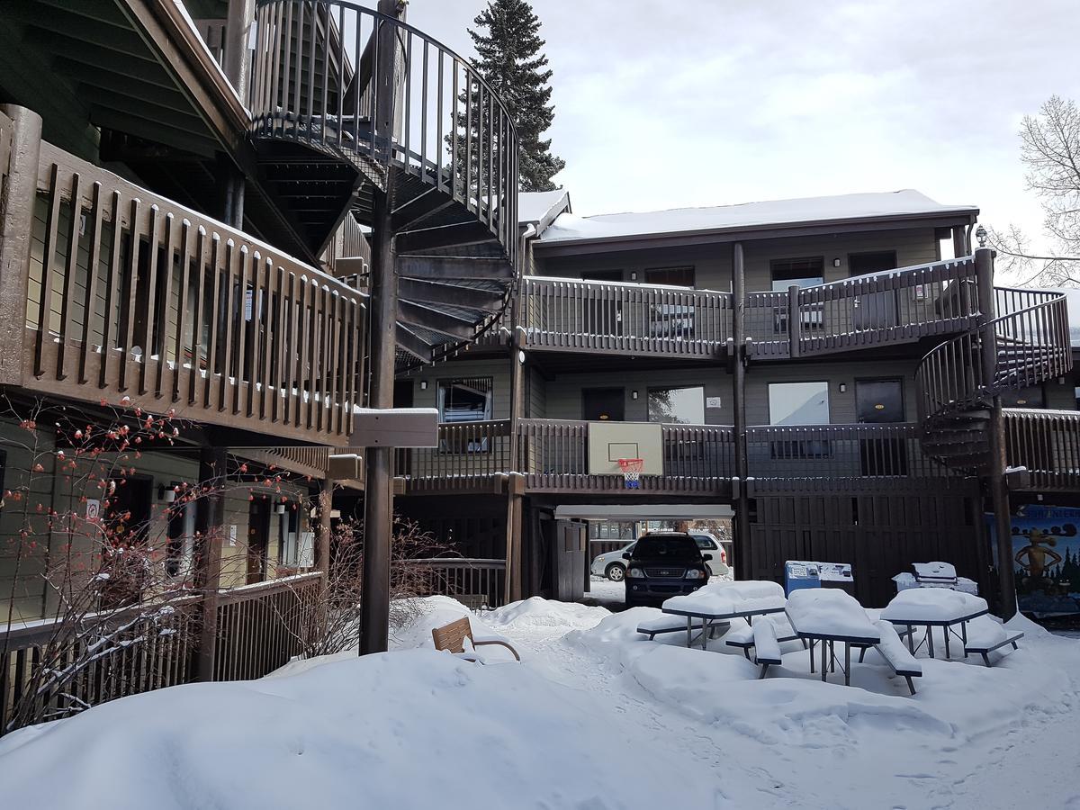 Banff International Hostel Extérieur photo