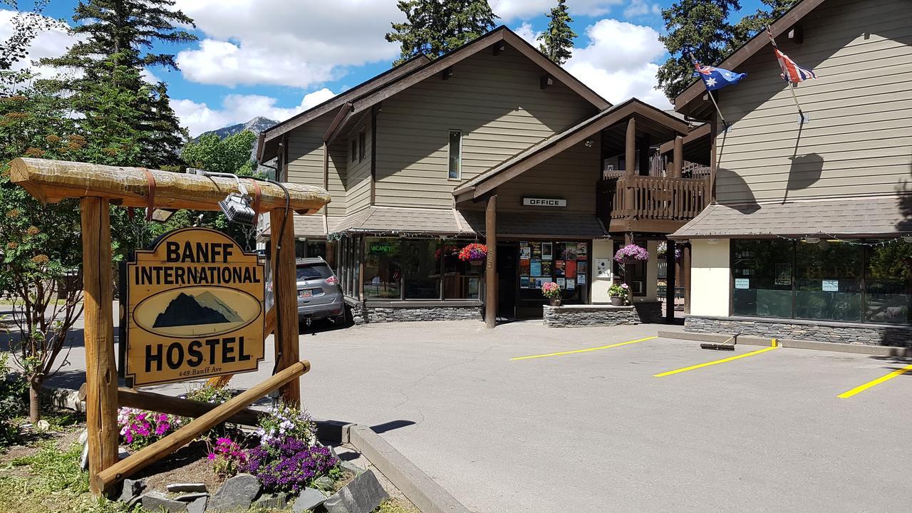 Banff International Hostel Extérieur photo