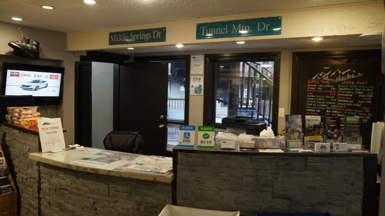 Banff International Hostel Extérieur photo